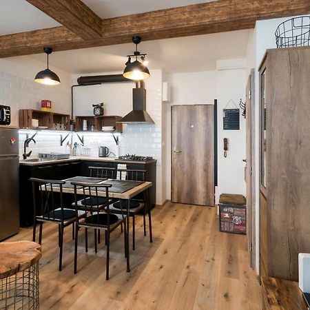 Stylish Centrally Located 1Br Apartment With Parking Братислава Екстер'єр фото