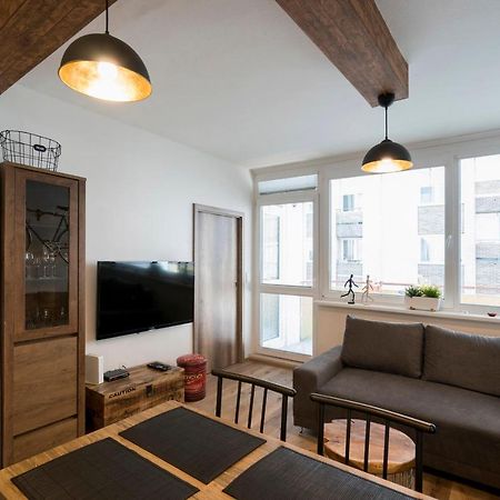 Stylish Centrally Located 1Br Apartment With Parking Братислава Екстер'єр фото