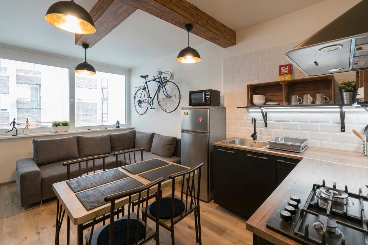 Stylish Centrally Located 1Br Apartment With Parking Братислава Екстер'єр фото