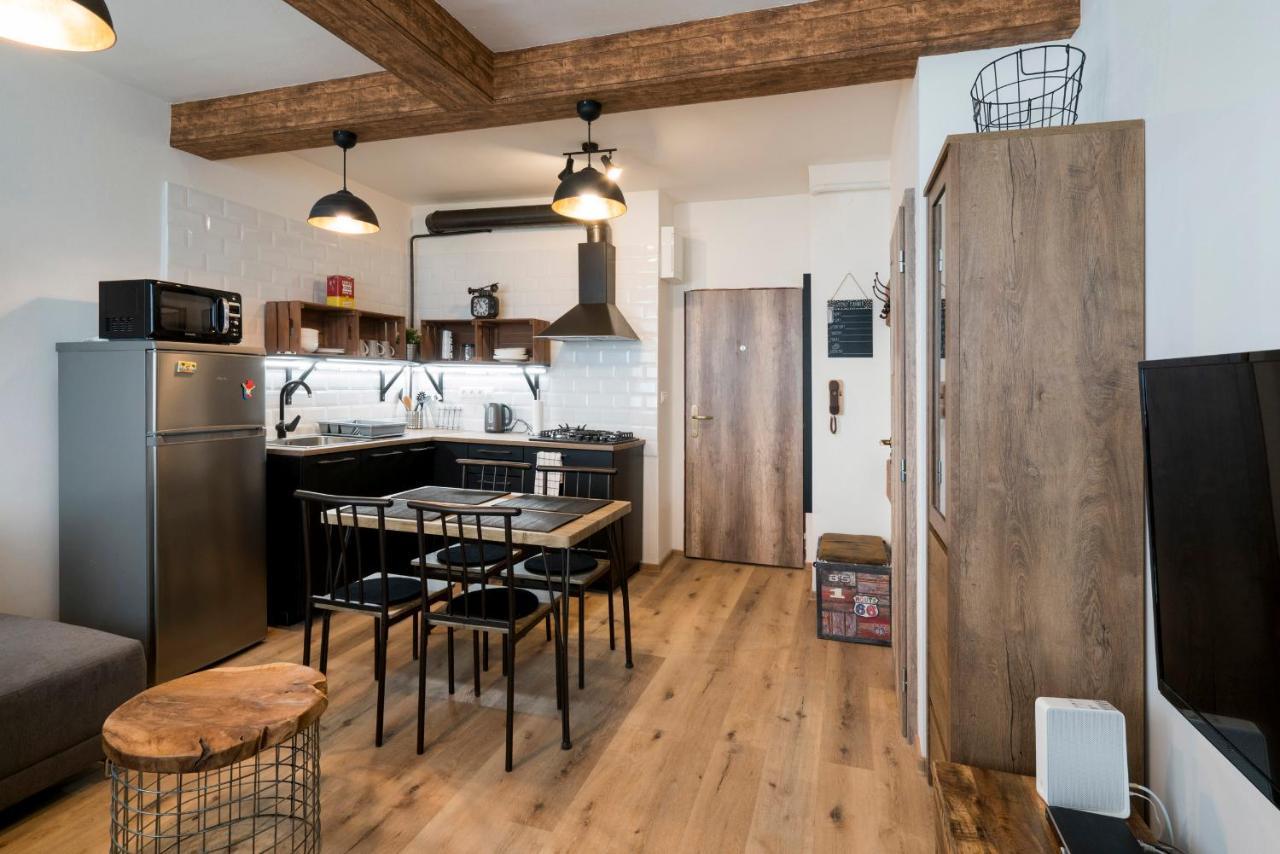 Stylish Centrally Located 1Br Apartment With Parking Братислава Екстер'єр фото