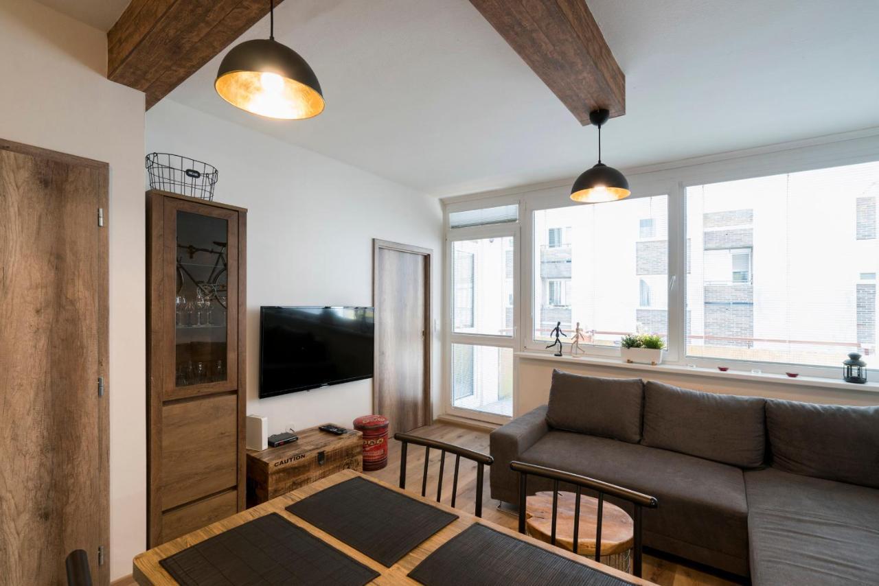 Stylish Centrally Located 1Br Apartment With Parking Братислава Екстер'єр фото