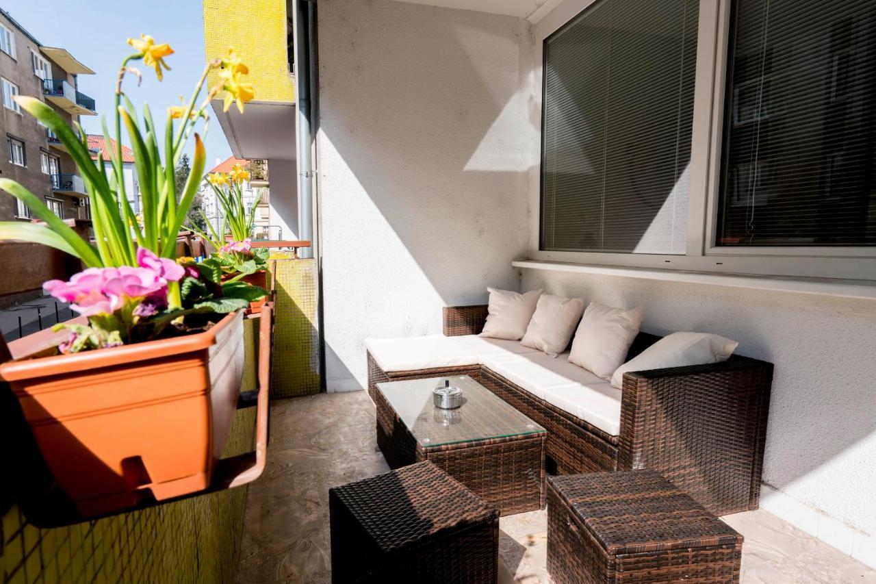 Stylish Centrally Located 1Br Apartment With Parking Братислава Екстер'єр фото