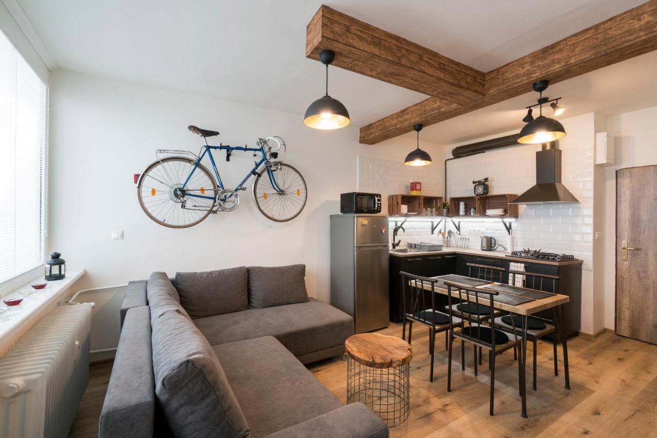 Stylish Centrally Located 1Br Apartment With Parking Братислава Екстер'єр фото